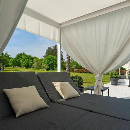 Mala Oaza Ferienhaus